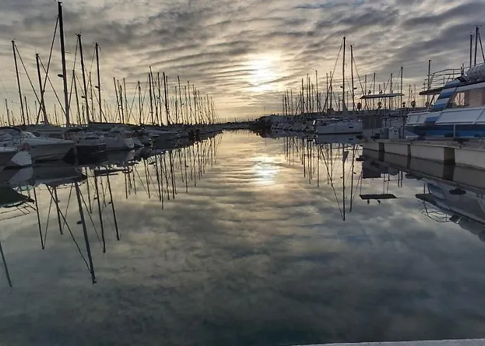 Super T2 Joli Balcon Centre Port Du Cap D'agde * אגדה